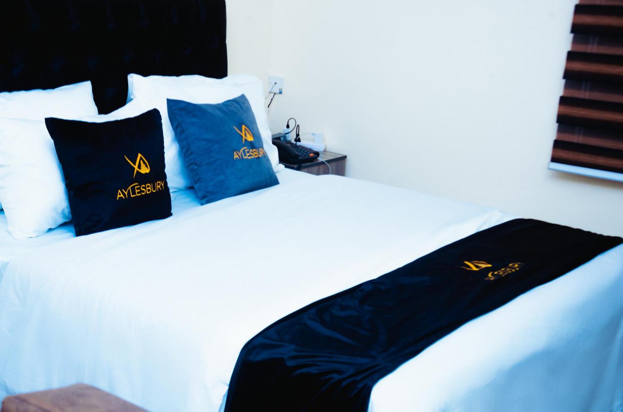 Aylesbury Homes Luxury Apartments 레키 외부 사진