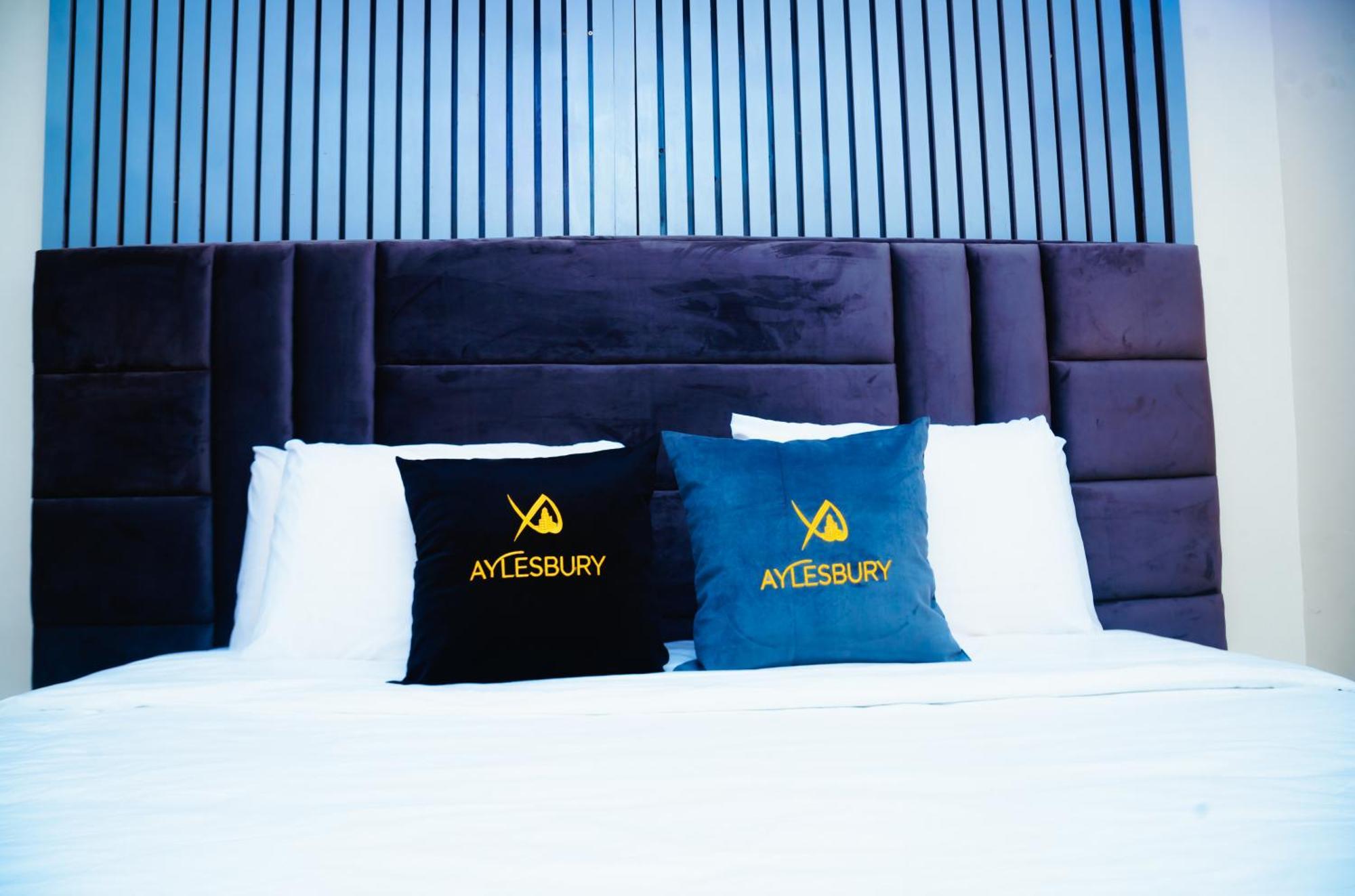 Aylesbury Homes Luxury Apartments 레키 외부 사진