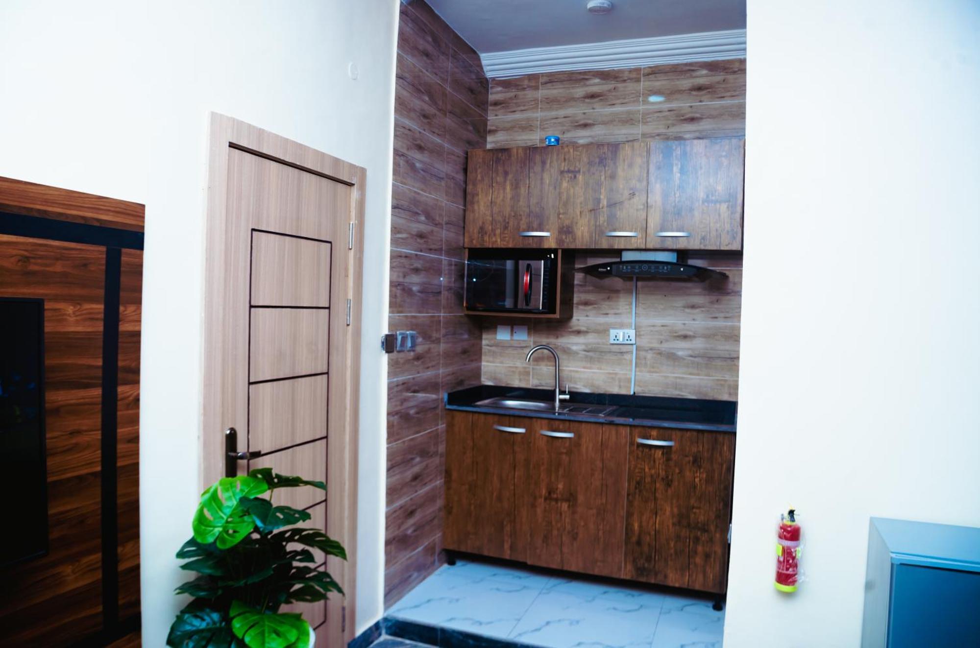 Aylesbury Homes Luxury Apartments 레키 외부 사진